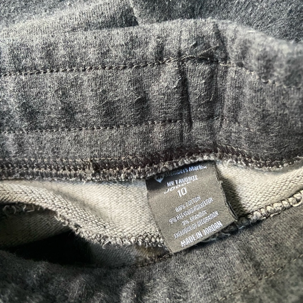O'Neill boys bundle of 3 items Black Casual Shorts & warm joggers cool evenings - Picture 6 of 7